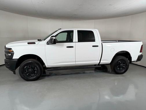 Bright White Clearcoat 2026 RAM 2500 Tradesman Crew Cab 4x4 6'4' Box