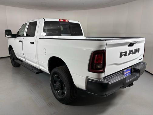 Bright White Clearcoat 2026 RAM 2500 Tradesman Crew Cab 4x4 6'4' Box