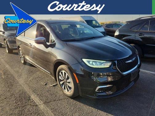 2022 Chrysler Pacifica Hybrid Limited