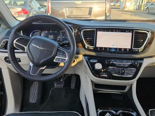 2022 Chrysler Pacifica Hybrid Limited