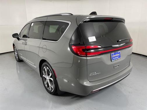 2025 Chrysler Pacifica L