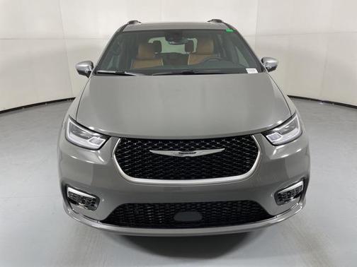 2025 Chrysler Pacifica L