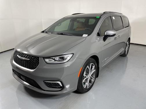 2025 Chrysler Pacifica L