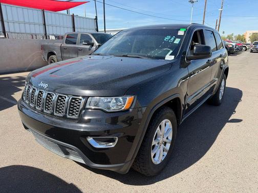 2022 Jeep Grand Cherokee Laredo