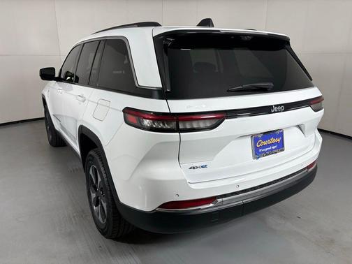 Bright White Clearcoat 2022 Jeep Grand Cherokee 4xe Base