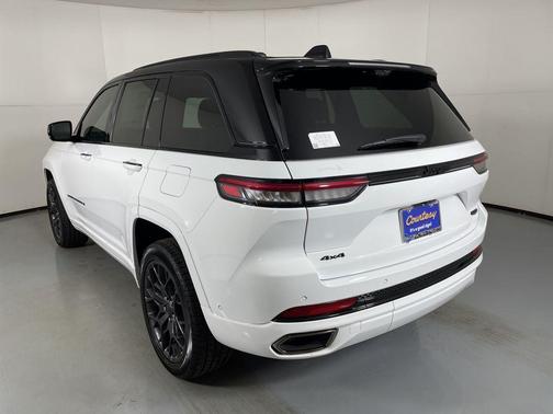 2025 Jeep Grand Cherokee Summit