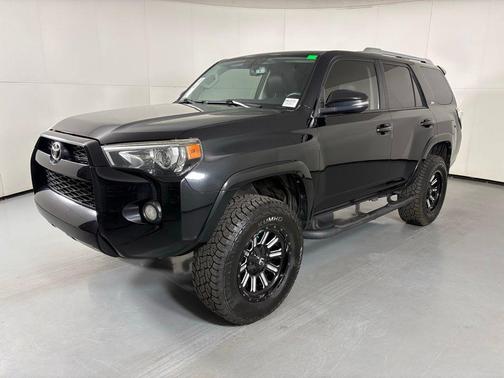 Midnight Black Metallic 2018 Toyota 4Runner SR5 Premium