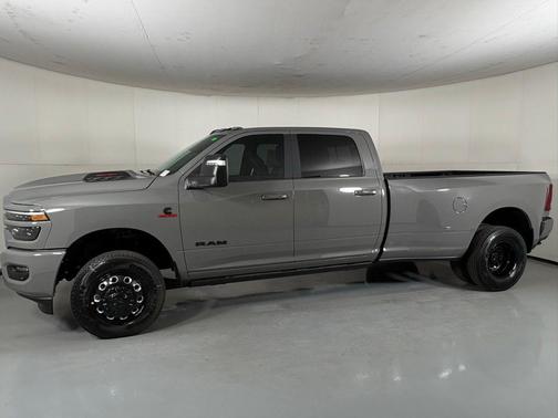 Ceramic Gray Clearcoat 2026 RAM 3500 Laramie Crew Cab 4x4 8' Box