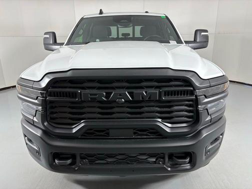 2026 RAM 2500 Tradesman Crew Cab 4x2 6'4' Box