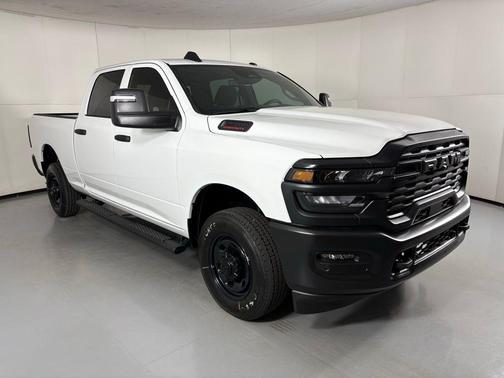 2026 RAM 2500 Tradesman Crew Cab 4x2 6'4' Box