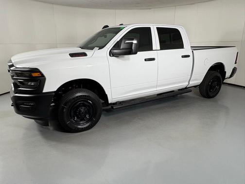 2026 RAM 2500 Tradesman Crew Cab 4x2 6'4' Box