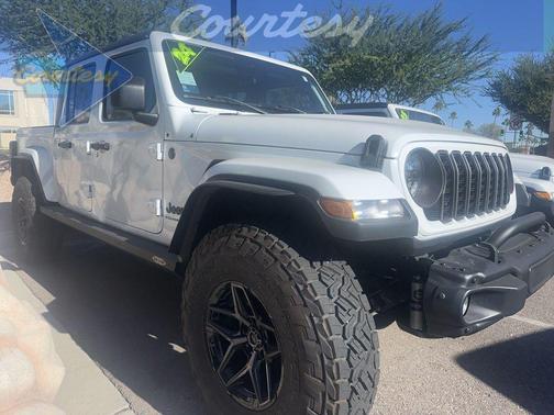 2024 Jeep Gladiator Sport S