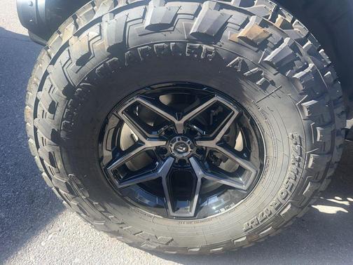 2024 Jeep Gladiator Sport S