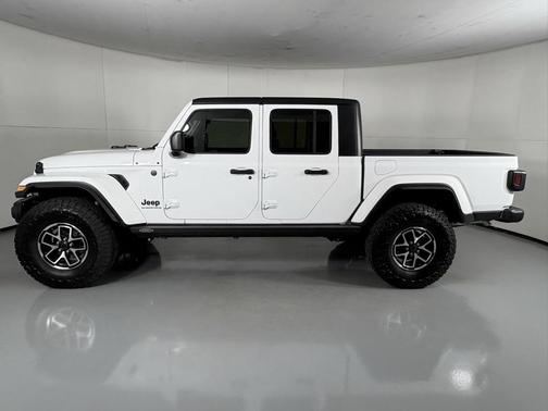 2024 Jeep Gladiator Sport S