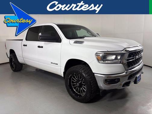 Bright White Clearcoat 2023 RAM 1500 Big Horn/Lone Star