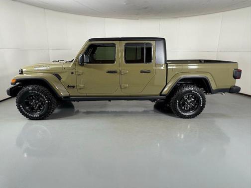 2026 Jeep Gladiator Willys 4x4