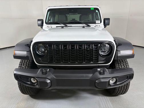 Bright White Clearcoat 2025 Jeep Wrangler Willys