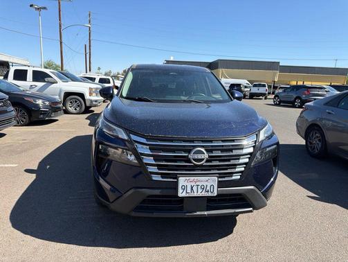 Deep Ocean Blue Pearl 2024 Nissan Rogue SV