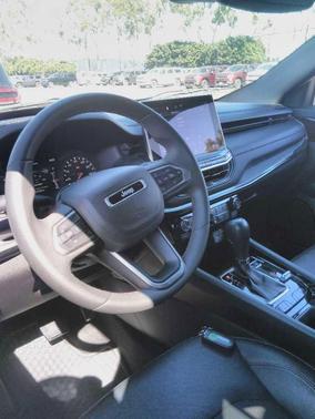 Bright White Clearcoat 2024 Jeep Compass Trailhawk