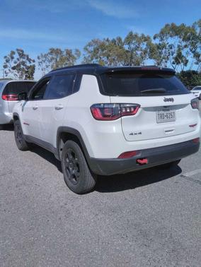 Bright White Clearcoat 2024 Jeep Compass Trailhawk