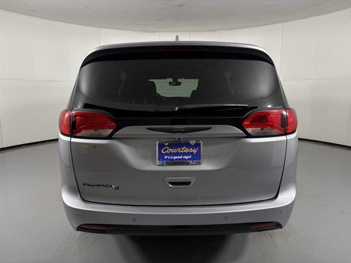 2020 Chrysler Pacifica Touring