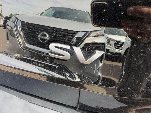 Super Black 2024 Nissan Rogue SV