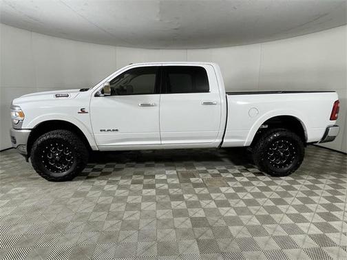 2022 RAM 2500 Laramie Crew Cab 4x4 6'4' Box