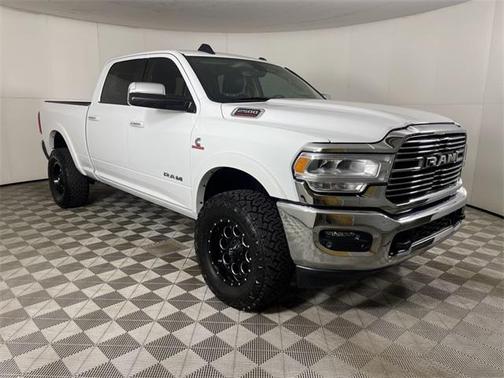 2022 RAM 2500 Laramie Crew Cab 4x4 6'4' Box