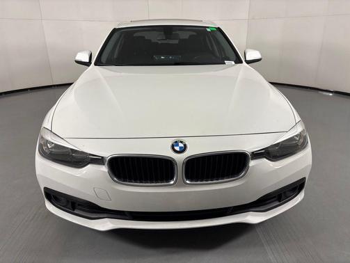 Alpine White 2017 BMW 320 i