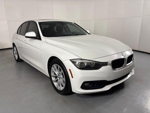 Alpine White 2017 BMW 320 i