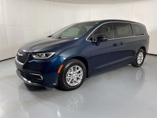 2025 Chrysler Pacifica L
