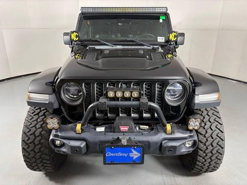 Black Clearcoat 2020 Jeep Gladiator Rubicon