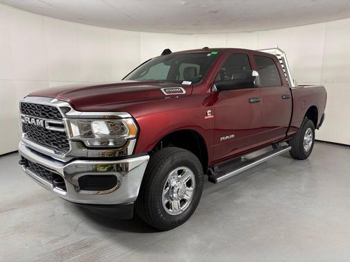 Delmonico Red Pearlcoat 2022 RAM 2500 Tradesman Crew Cab 4x4 6'4' Box