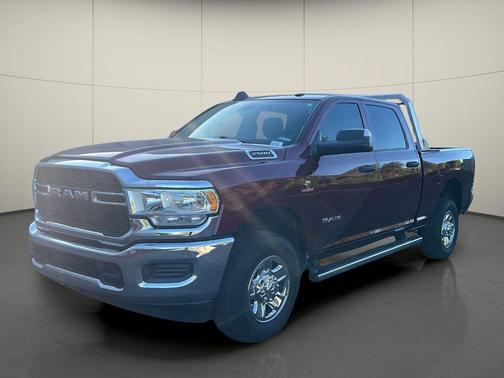 Delmonico Red Pearlcoat 2022 RAM 2500 Tradesman Crew Cab 4x4 6'4' Box