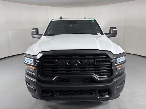 Bright White Clearcoat 2026 RAM 2500 Tradesman Crew Cab 4x4 6'4' Box