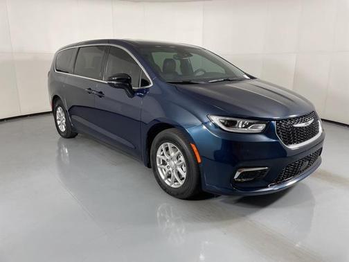 2025 Chrysler Pacifica L