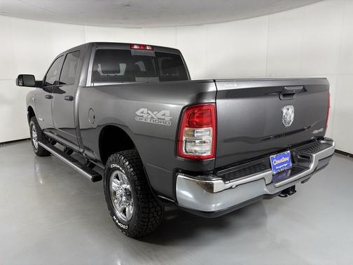 2022 RAM 2500 Tradesman Crew Cab 4x4 6'4' Box