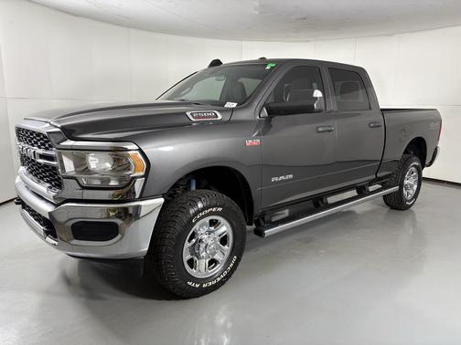 2022 RAM 2500 Tradesman Crew Cab 4x4 6'4' Box