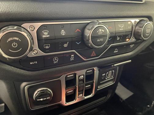 2025 Jeep Gladiator Sport S