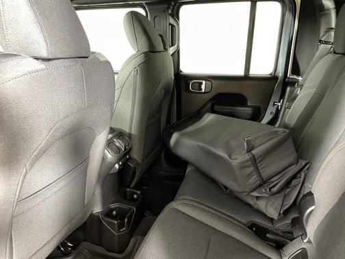 2025 Jeep Gladiator Sport S