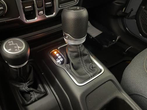 2025 Jeep Gladiator Sport S