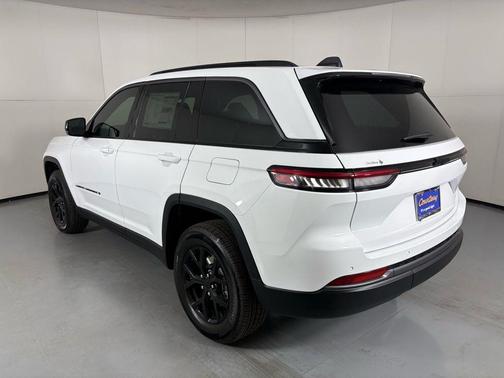 2026 Jeep Grand Cherokee Altitude