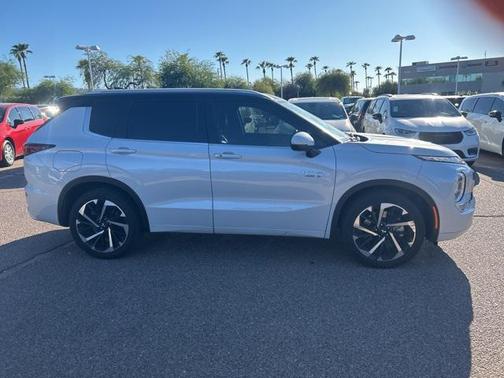 2023 Mitsubishi Outlander PHEV SEL