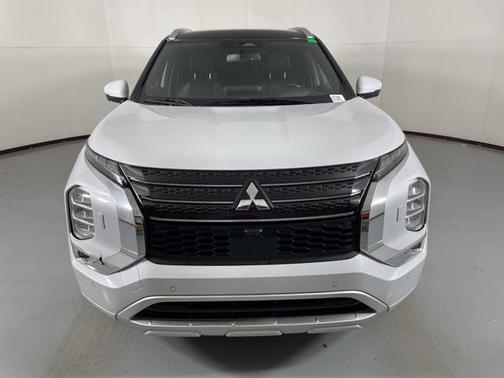 2023 Mitsubishi Outlander PHEV SEL