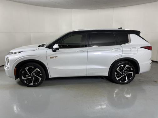 2023 Mitsubishi Outlander PHEV SEL