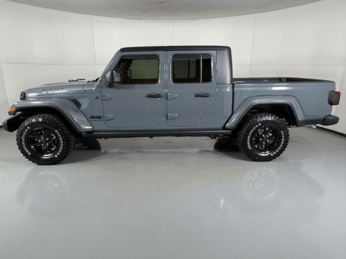 2026 Jeep Gladiator Willys 4x4