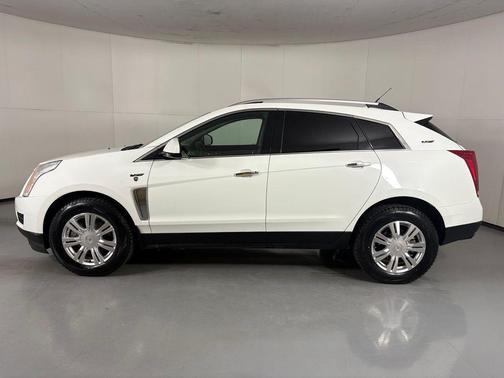 white 2014 Cadillac SRX Luxury Collection