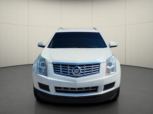 white 2014 Cadillac SRX Luxury Collection