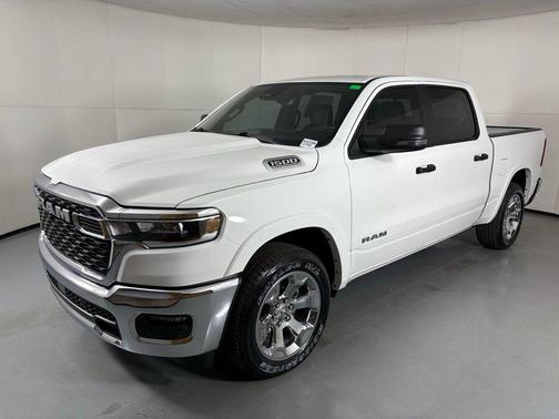 Bright White Clearcoat 2026 RAM 1500 Big Horn/Lone Star