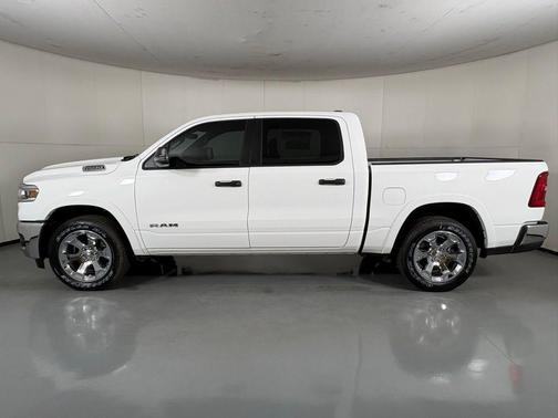 Bright White Clearcoat 2026 RAM 1500 Big Horn/Lone Star